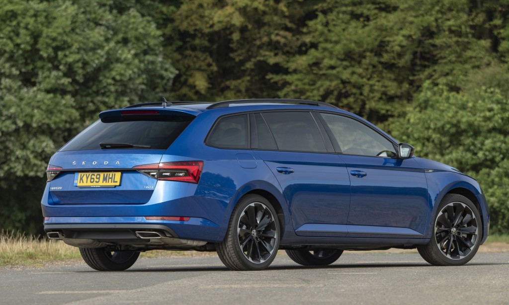 Skoda Superb Combi azul