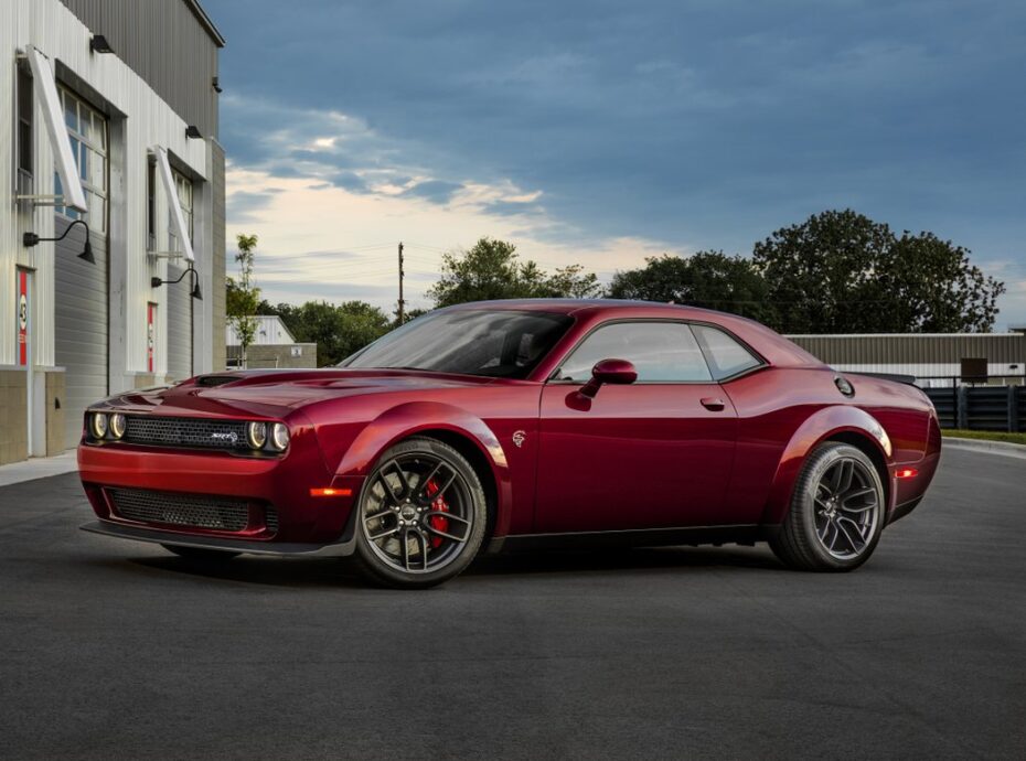 Llega el Dodge Challenger a España: Enamórate ya de sus 797 CV