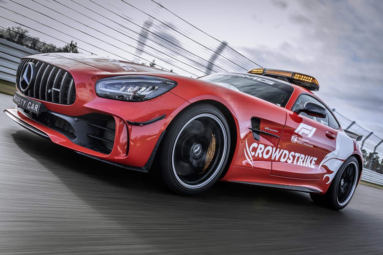 MercedesAMG presenta los Safety Car para la F1 2021 adiós al plata