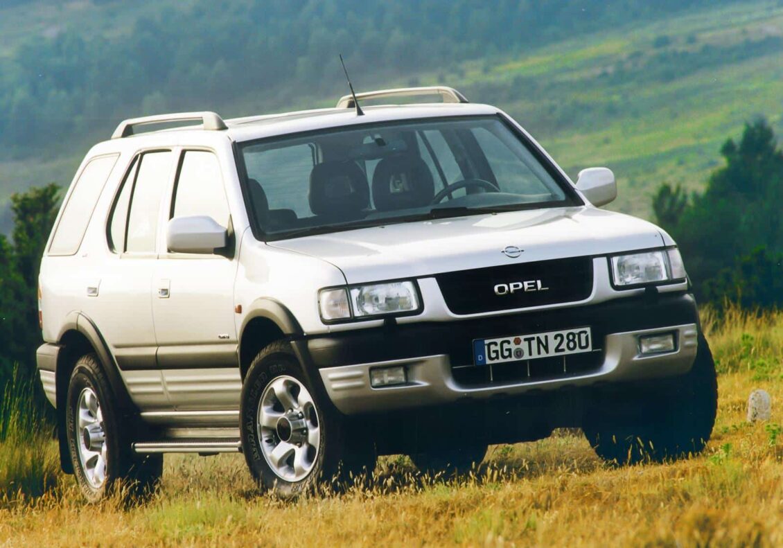 El Opel Frontera cumple 30 añitos y sigue subiéndose por las paredes