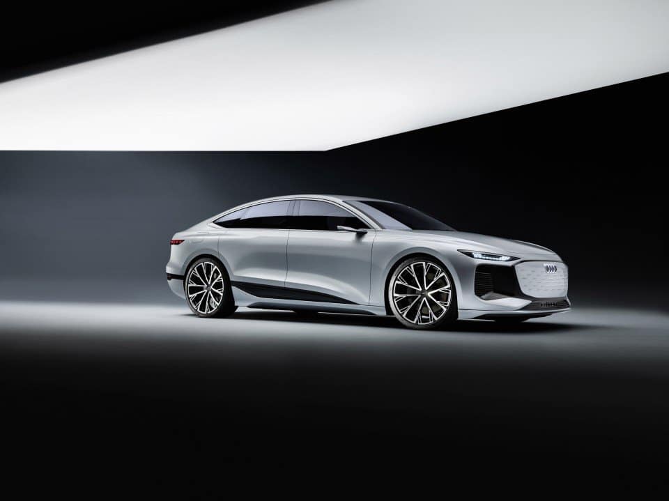 Así es el Audi A6 e-tron concept: 100% eléctrico y una pintura que hará que te olvides del aire acondicionado