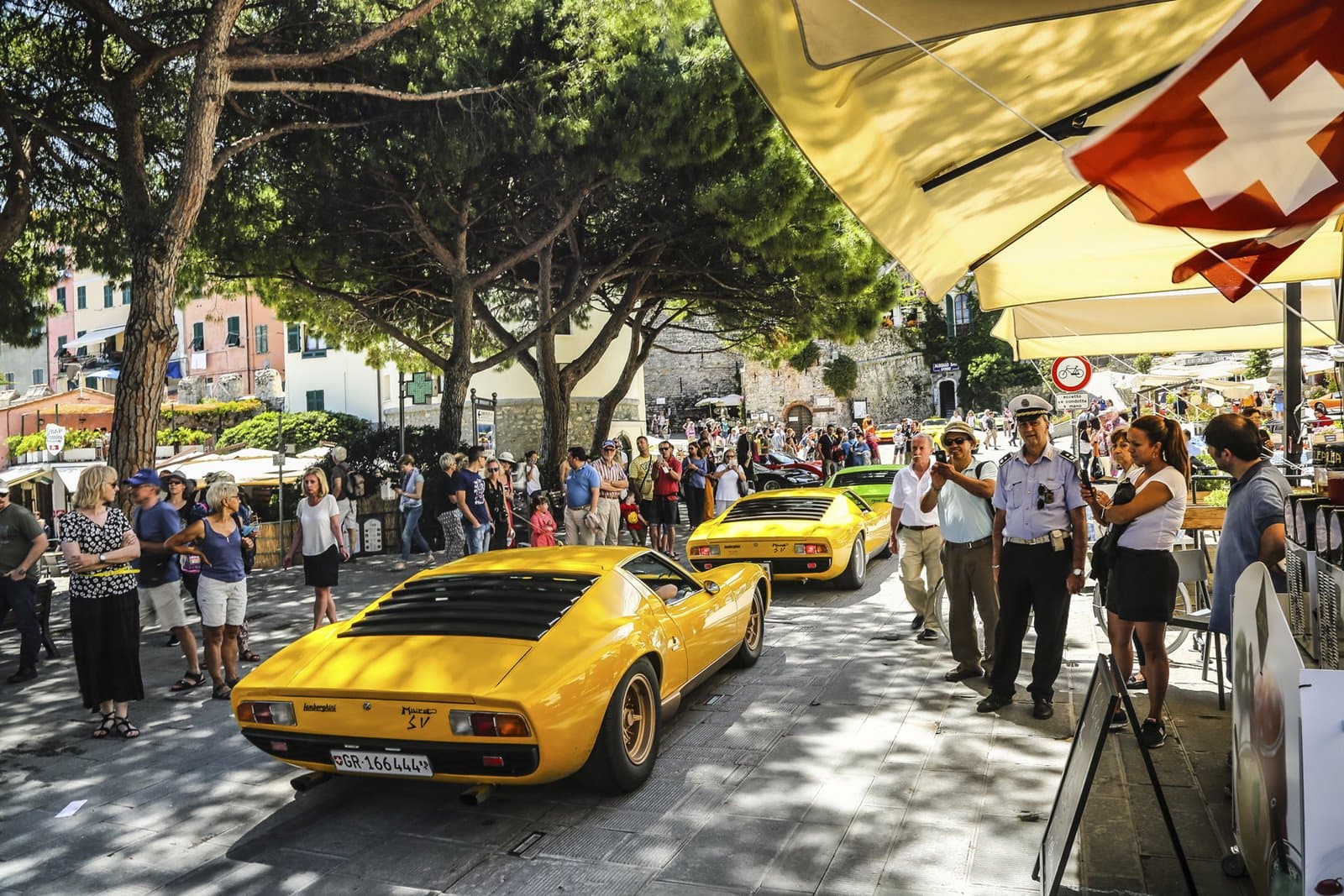 Lamborghini-Miura-SV-19.jpg