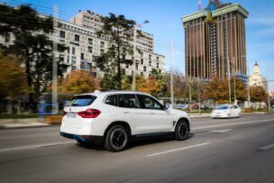 BMW iX3