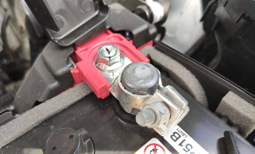Cómo cambiar la batería del coche tú mismo paso a paso