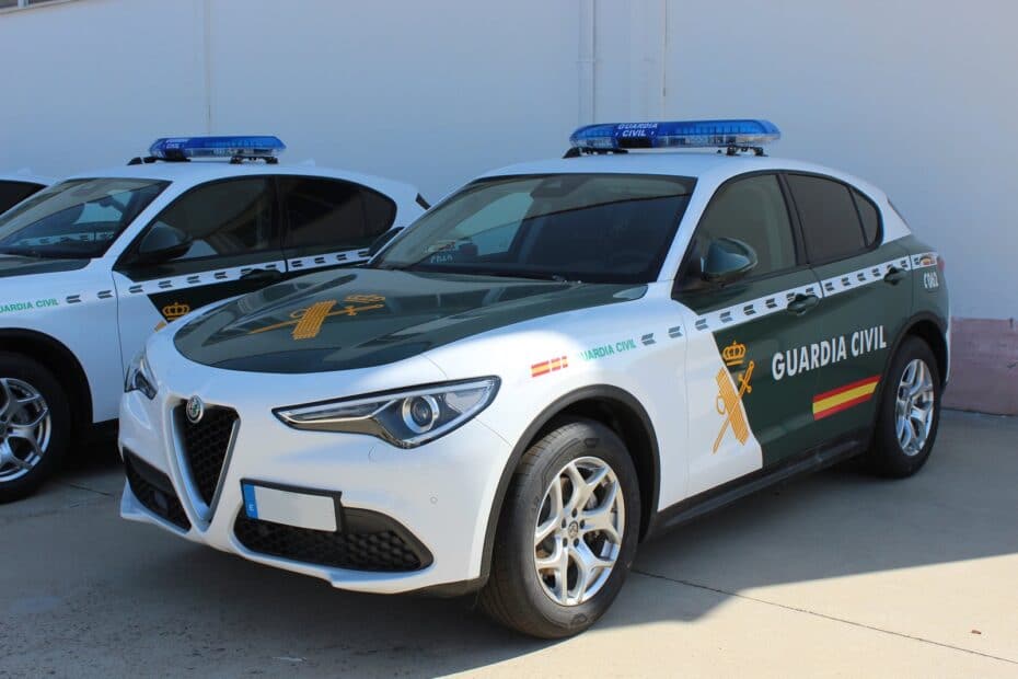 Así son los 62 nuevos Alfa Romeo Stelvio de la Guardia Civil: gasolina de 200 CV y Q4