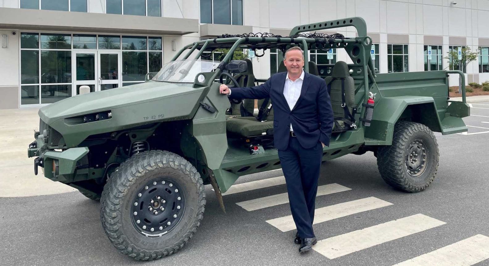 coche militar eléctrico