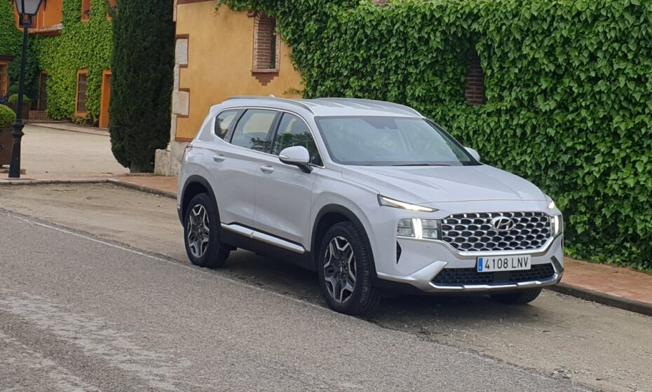 Primera prueba Hyundai Santa Fe 1.6 T-GDI HEV 230 CV 4×4 6AT Style: sin envidias a los ‘premium’