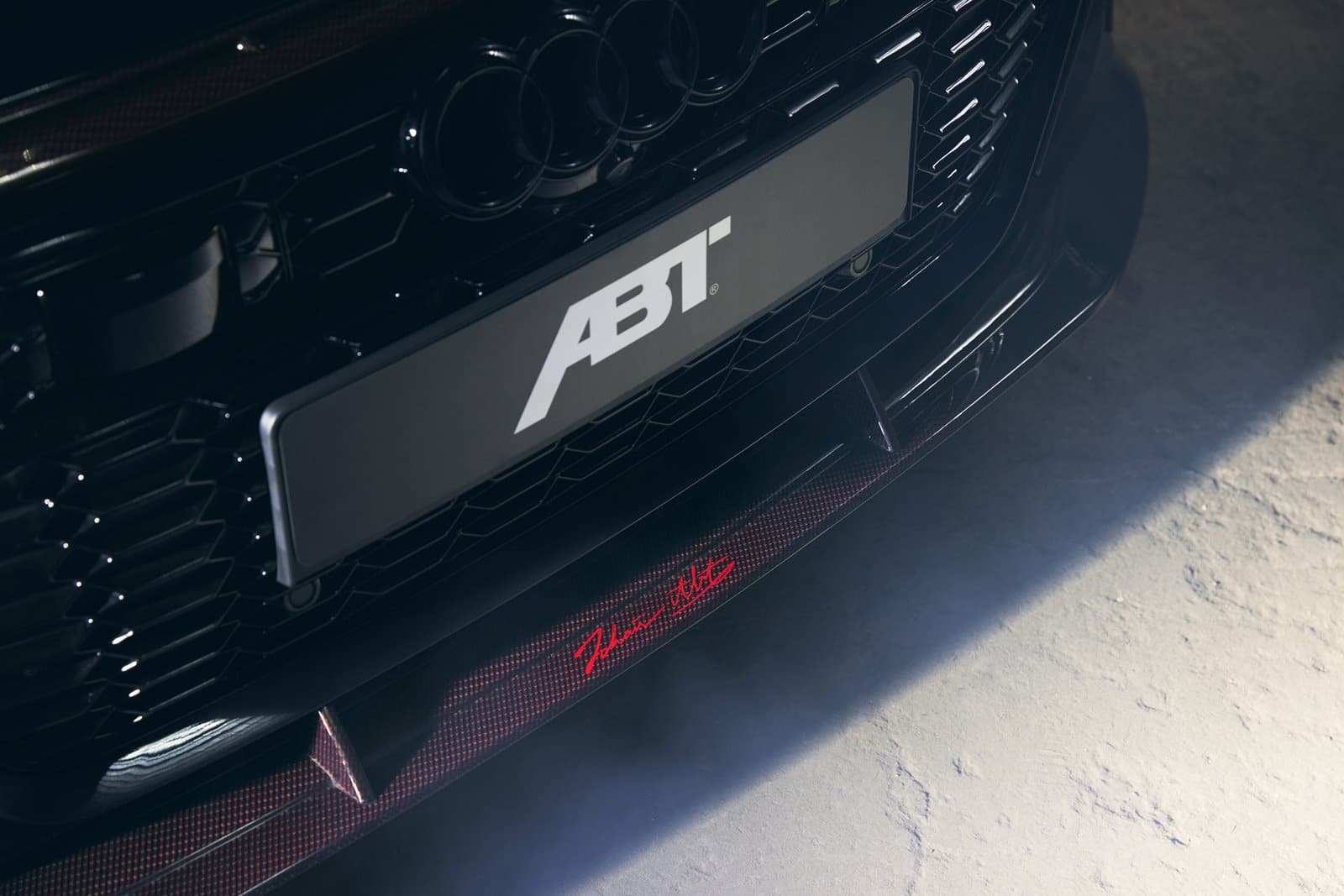 Audi-RS-6-Avant-Johann-Abt-Signature-Edi