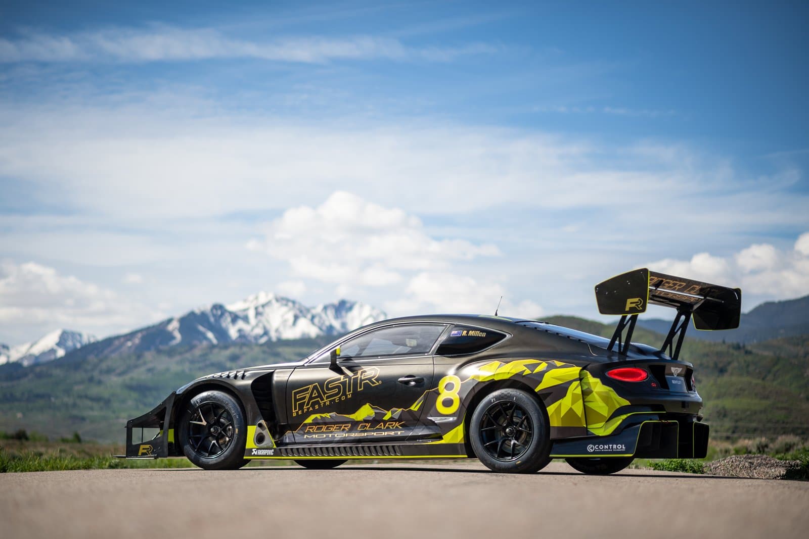 Trasera Bentley Continental GT3 Pikes Peak