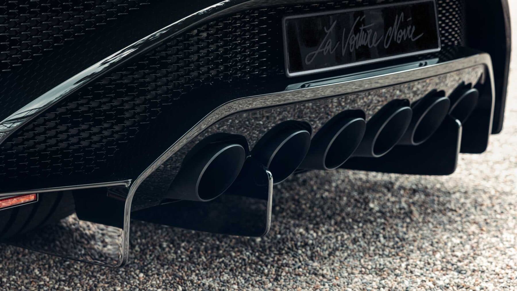 El Bugatti La Voiture Noire está plagado de detalles únicos