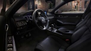 INterior del Honda Civic hatchback 2022
