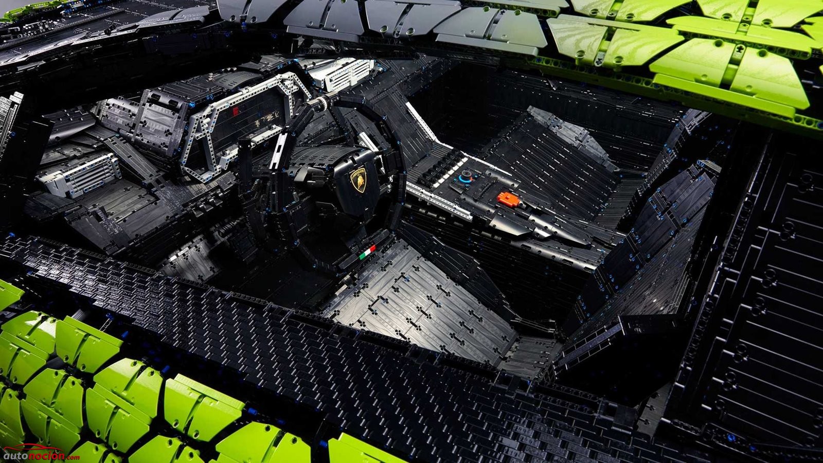 Lamborghini Sian de LEGO a tamaño real interior