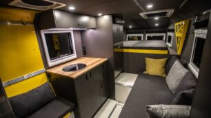 El Loki Basecamp Falcon Series ofrece un acogedor apartamento móvil