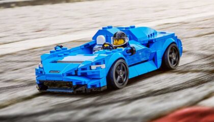 Ya puedes hacerte con el McLaren Elva de LEGO Speed Champions