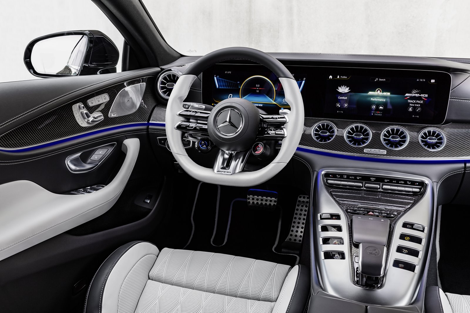 Interior Mercedes-AMG GT de cuatro puertas