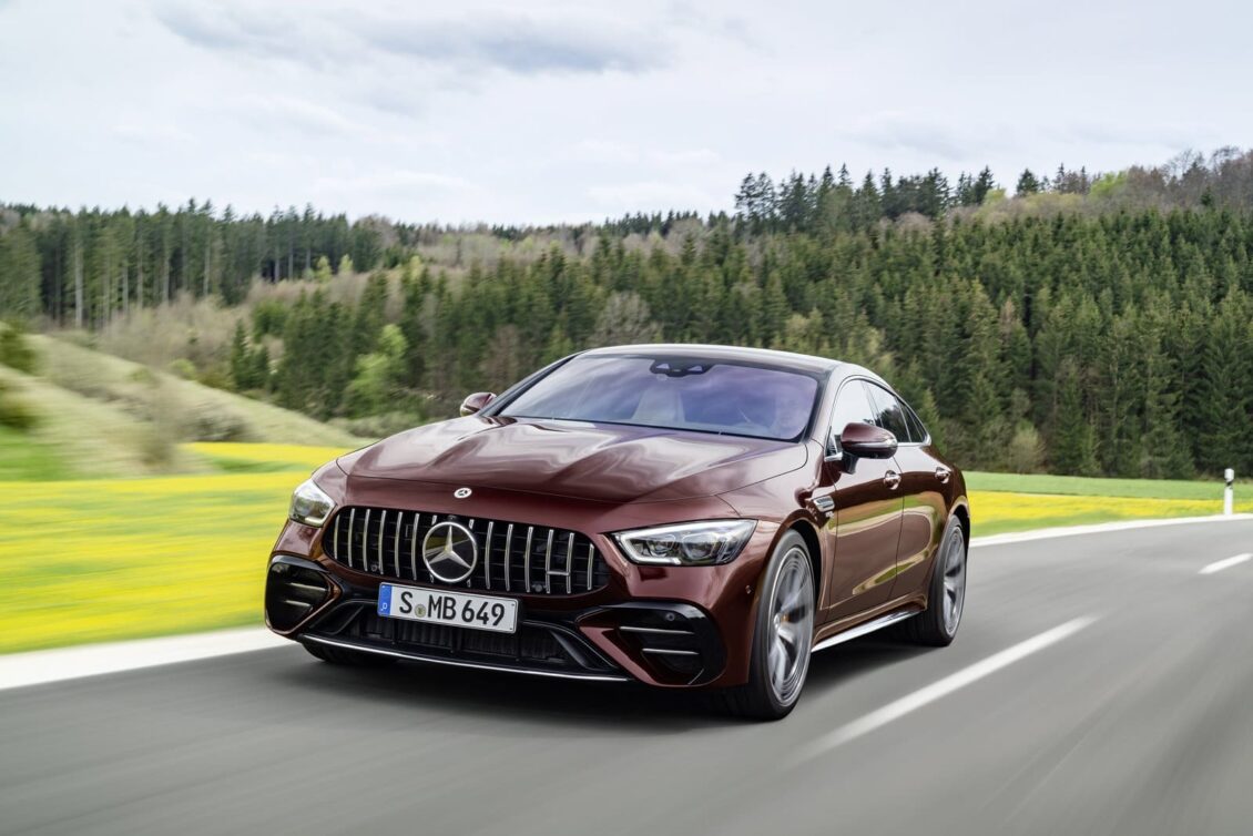 El Mercedes-AMG GT de cuatro puertas recibe novedades y mejoras