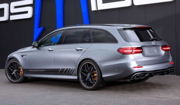 El Existen coches que resultan espectaculares según salen de fábrica, como el Mercedes-AMG E 63 S 4MATIC+ de Posaidon no recibe apenas cambios visuales