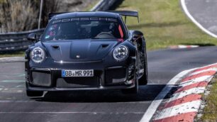 El Porsche 911 GT2 RS reconquista Nürburgring: dos récords para la marca en una semana