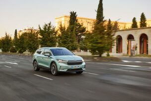 El Škoda Enyaq iV actualiza sus baterías y su carga rápida en Europa