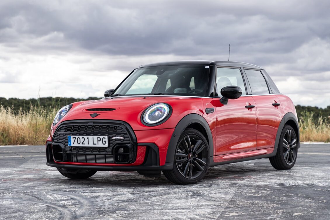 Primera prueba MINI Cooper S 5 puertas automático 2021: un auténtico juguete