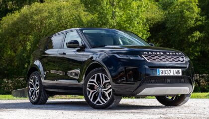 Land Rover Range Rover Evoque P300e