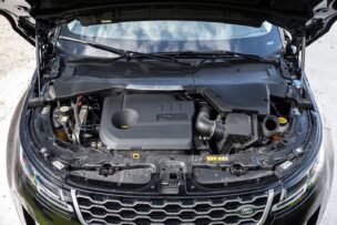 Motor Land Rover Range Rover Evoque P300e