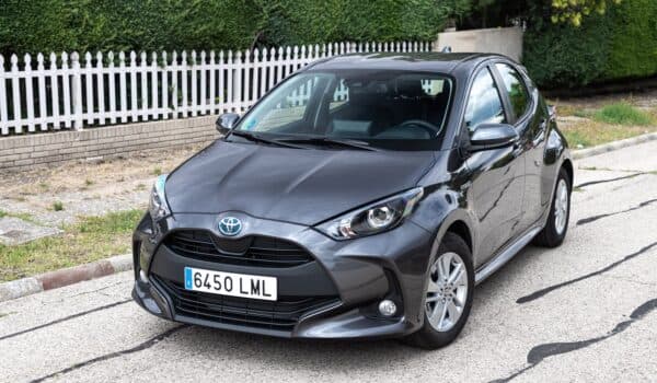 Vista delantera Toyota Yaris Hybrid