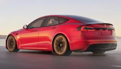 Tesla se cuela entre las marcas de coches más buscadas en 2021