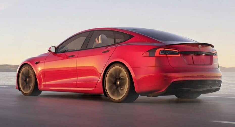 Tesla se cuela entre las marcas de coches más buscadas en 2021