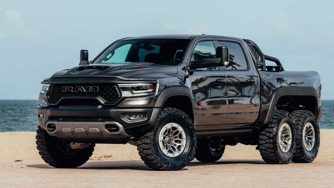 El Warlord Ram TRX 6×6 es un salvaje RAM 1500 TRX de 712 CV con tres ejes