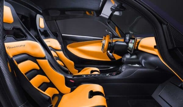 El interior del Hennessey Venom F5 es espectacular