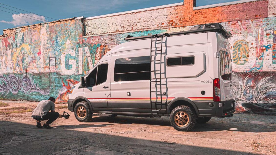 La última camper de Storyteller Overland para huir de la ciudad te va a convencer