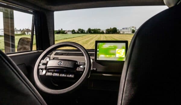 El interior del XBUS es minimalista