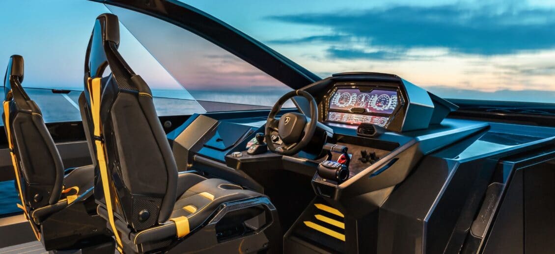 Así es el interior del nuevo yate de Lamborghini con dos motores V12 de MAN