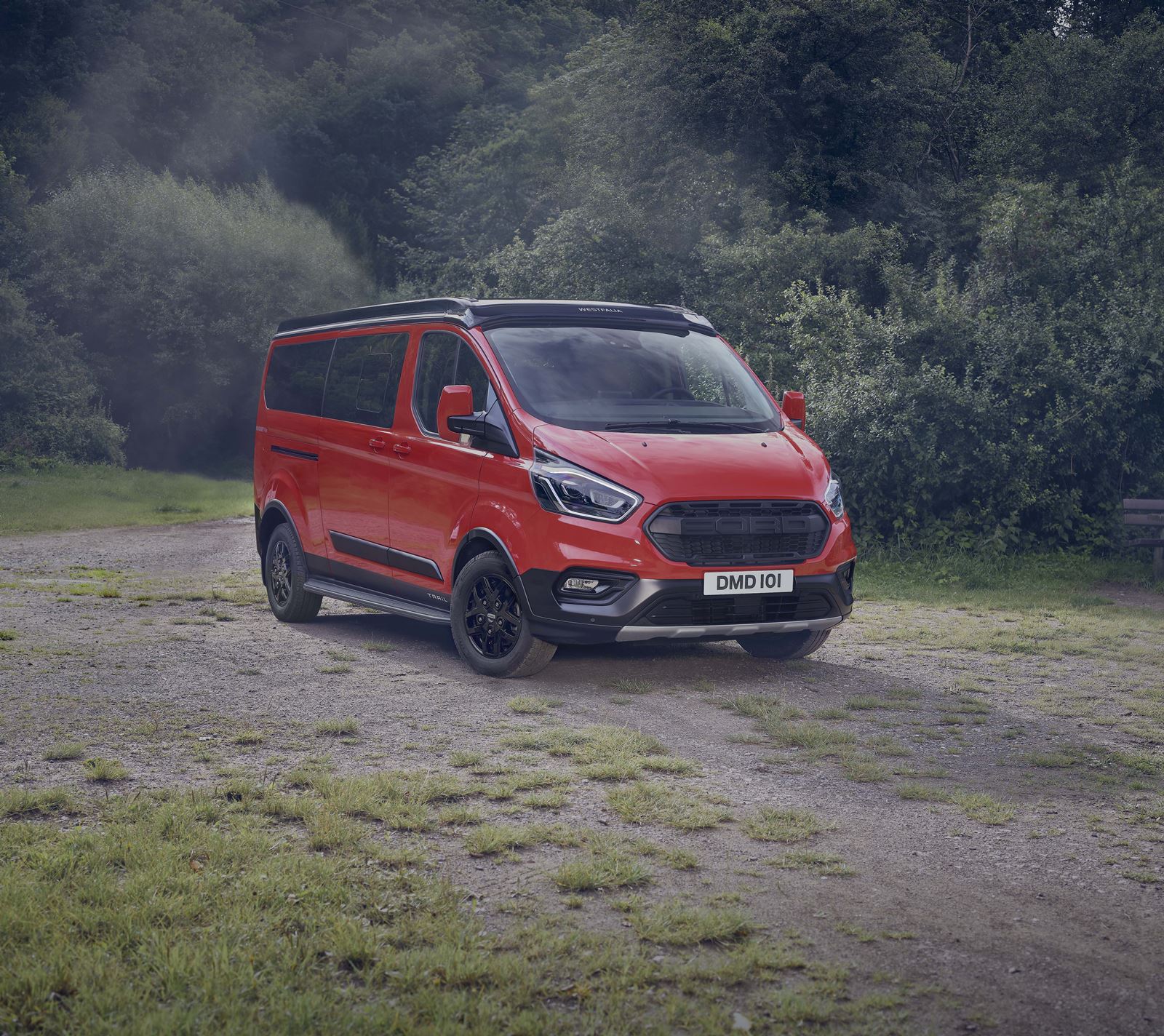 Ford Transit Custom Nugget Trail rojo