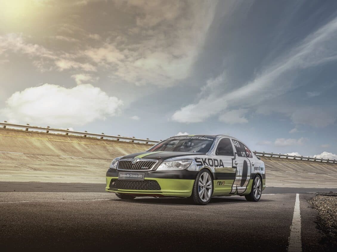 Este Škoda Octavia vRS alcanzó 365,4 km/h y todavía tiene el récord