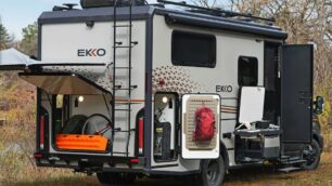 El Winnebago Ekko Pop Top suma un techo desplegable