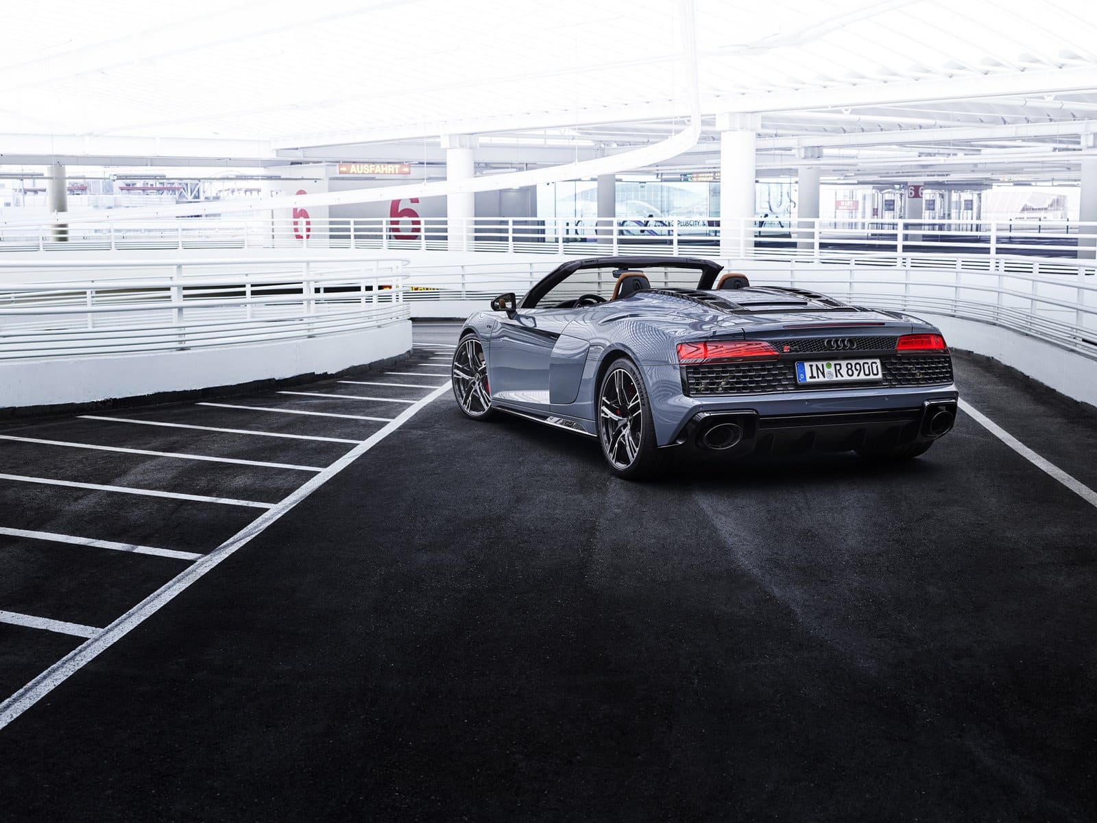 Audi-R8-V10-performance-RWD-2022-5.jpg