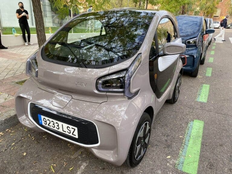 Opinión y prueba XEV Yoyo eléctrico, un urbano biplaza 2021