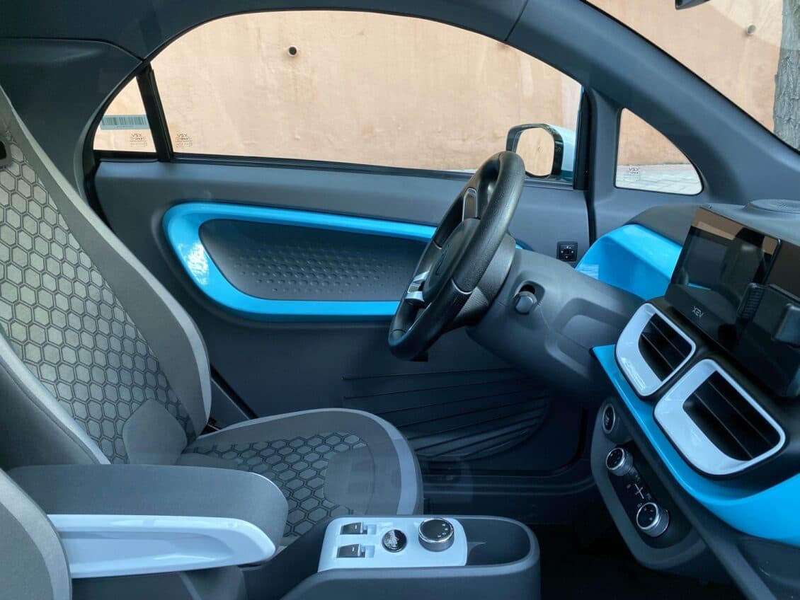 Opinión y prueba XEV Yoyo eléctrico, un urbano biplaza 2021