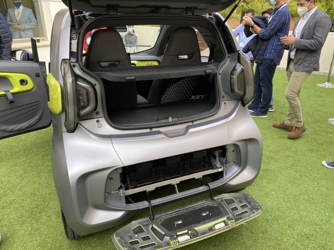 Opinión y prueba XEV Yoyo eléctrico, un urbano biplaza 2021