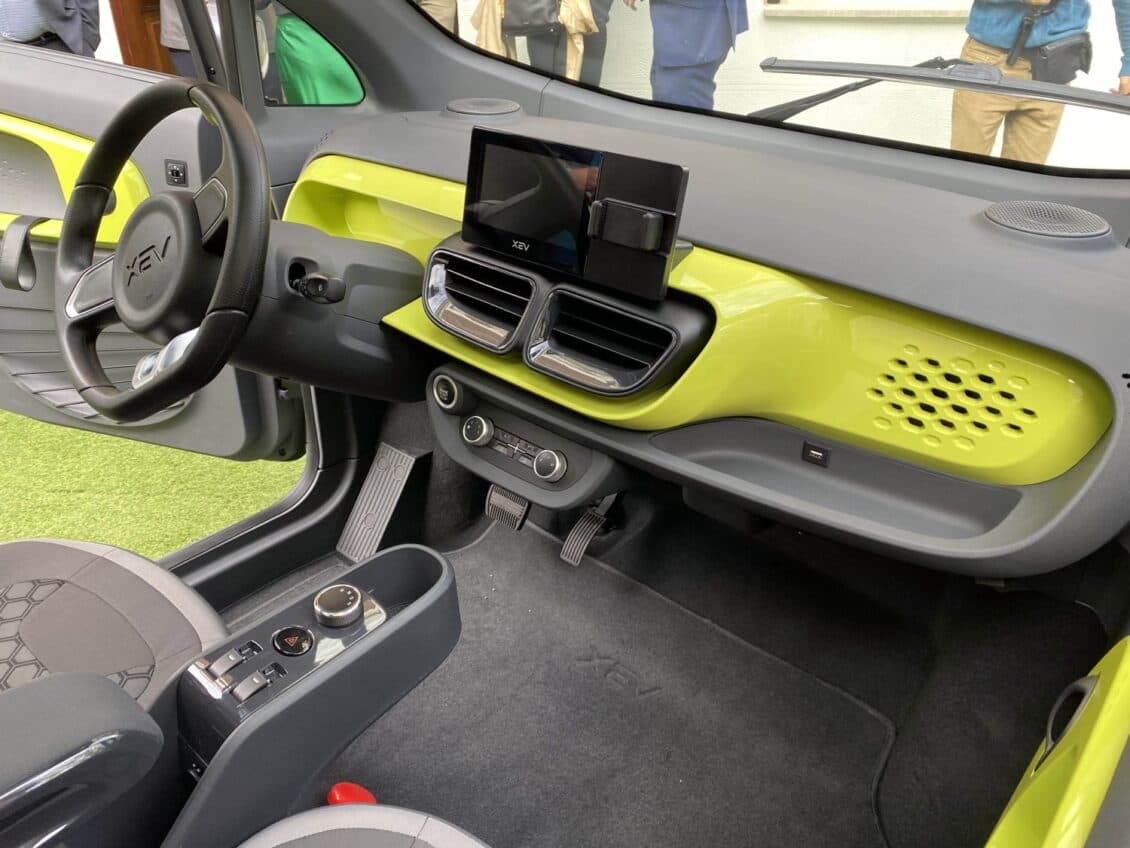 Opinión y prueba XEV Yoyo eléctrico, un urbano biplaza 2021