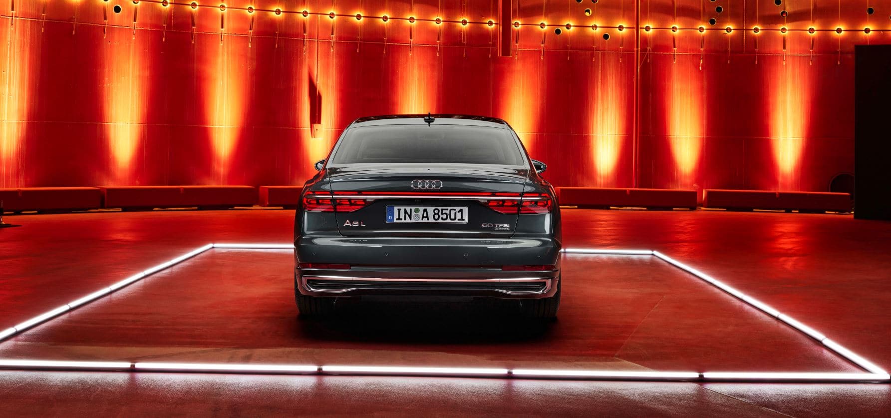 Audi A8 trasera