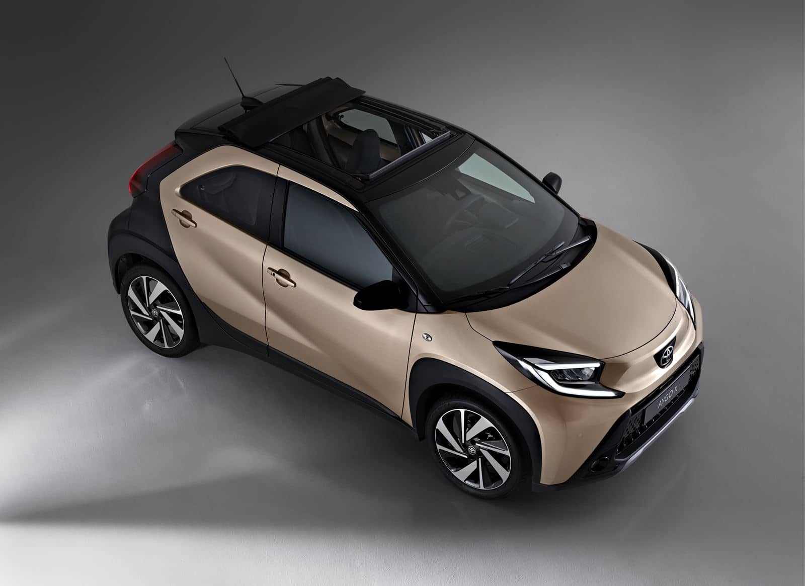 Toyota Aygo Cross bronce