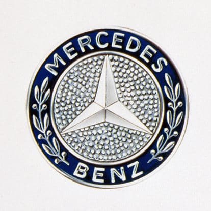 ¿Qué significa el logo de Mercedes?, ¿sabes que cumple 100 añazos?