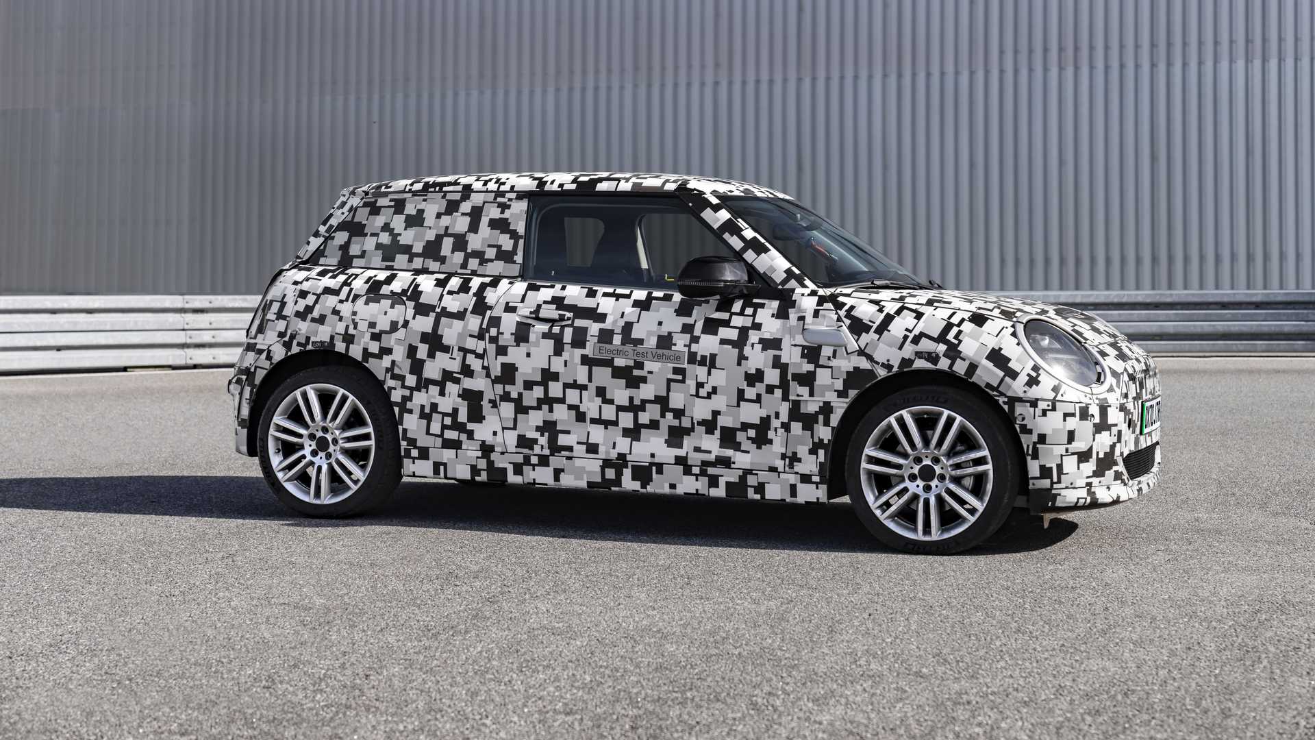 The fourth generation of the MINI Hatch has already been seen