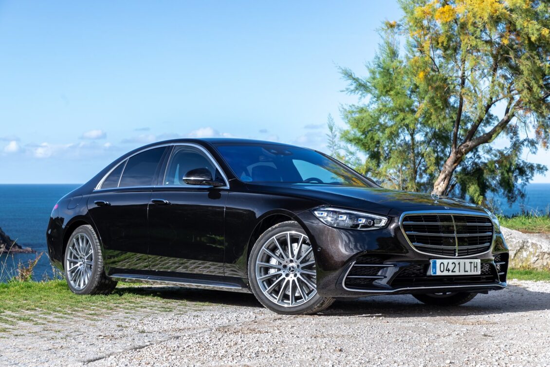 Prueba Mercedes-Benz S 580 e: máximo confort y tecnología con pegatina 0