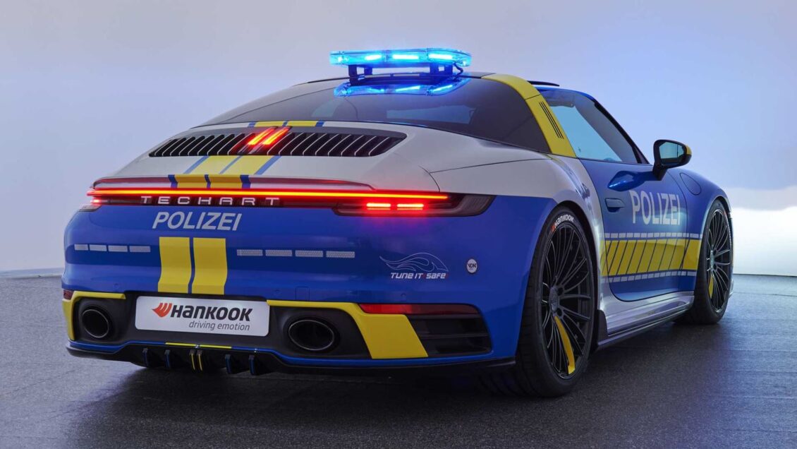 Este Porsche 911 ha sido transformado en coche policial por una buena causa