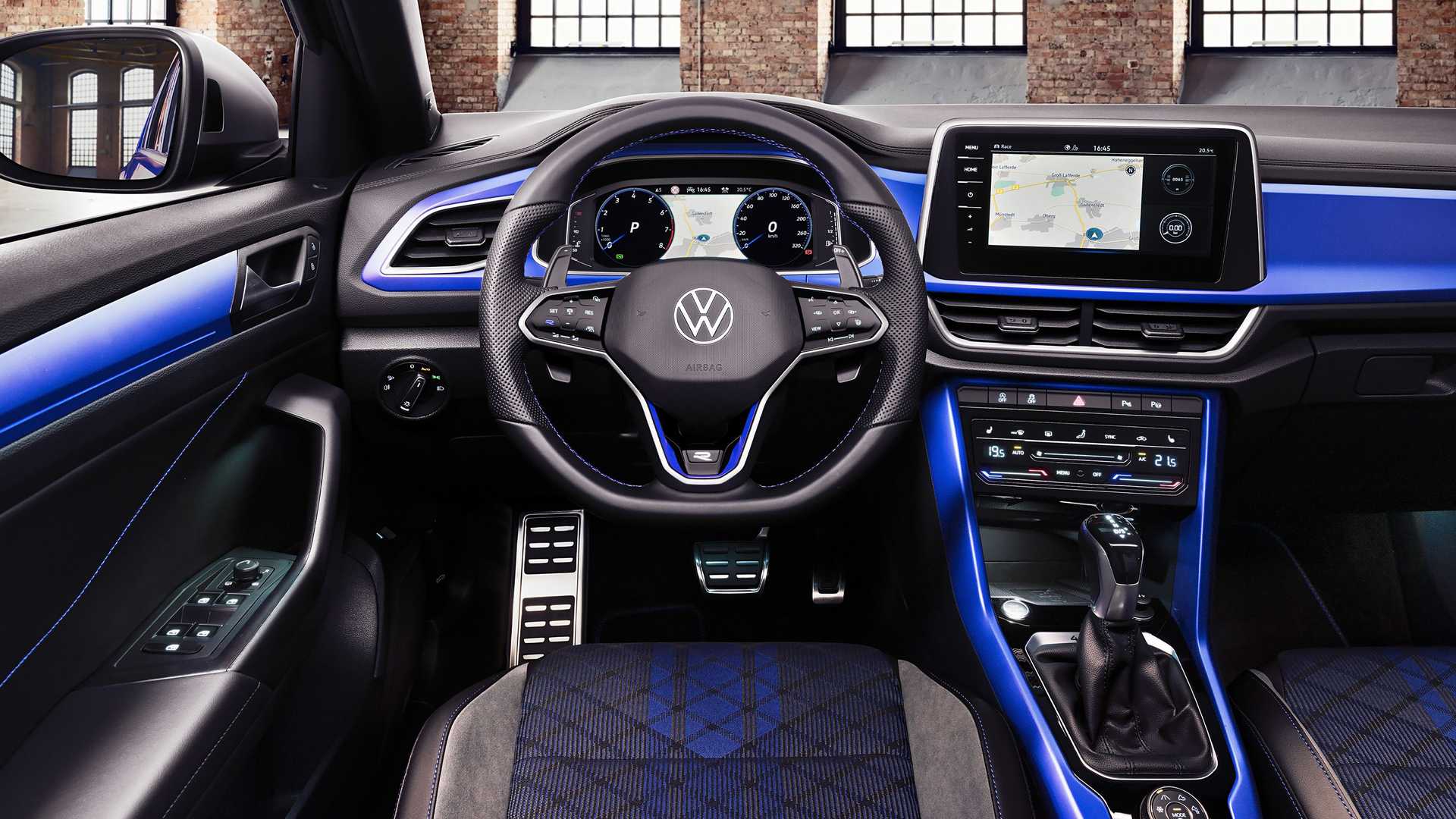 The Volkswagen T-Roc "R" 2022 arrives in the Spanish market: