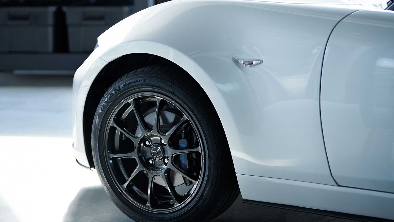 Mazda MX-5 2022 llantas rays 16"